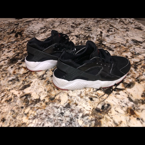 Shoes - Picture 6 of 7